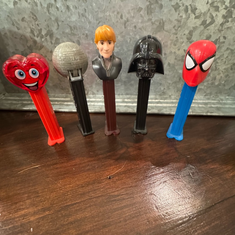 Miscellaneous Pez dispensers. Star Wars Pez, Kristoff frozen, spider man Pez